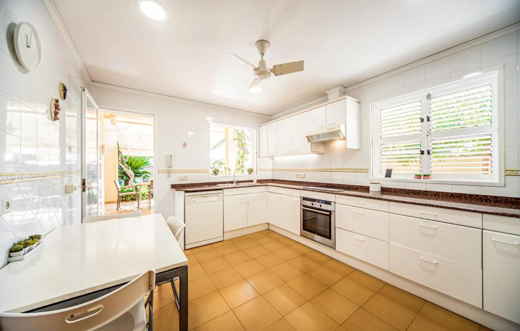 סגונטו Agradable Villa Junto Al Mar Con Piscina מראה חיצוני תמונה